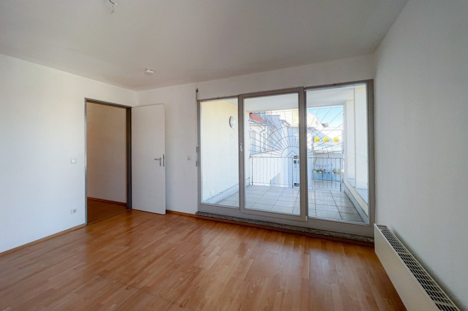 Blick vom Schlafzimmer zur Loggia Etagenwohnung Erfurt
