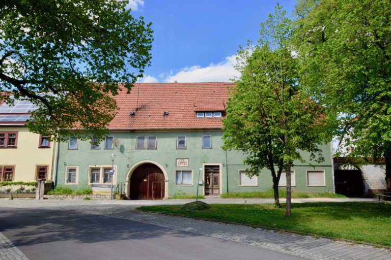 Sanierungsobjekt in zentraler Lage Tonna / Gr�fentonna Mehrfamilienhaus Denkmalgesch�tzter Vierseitenhof im Herzen Gr�fentonnas