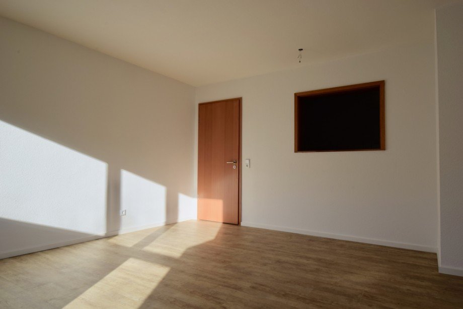 Wohnzimmert�r und Durchreiche zur K�che Etagenwohnung Erfurt
