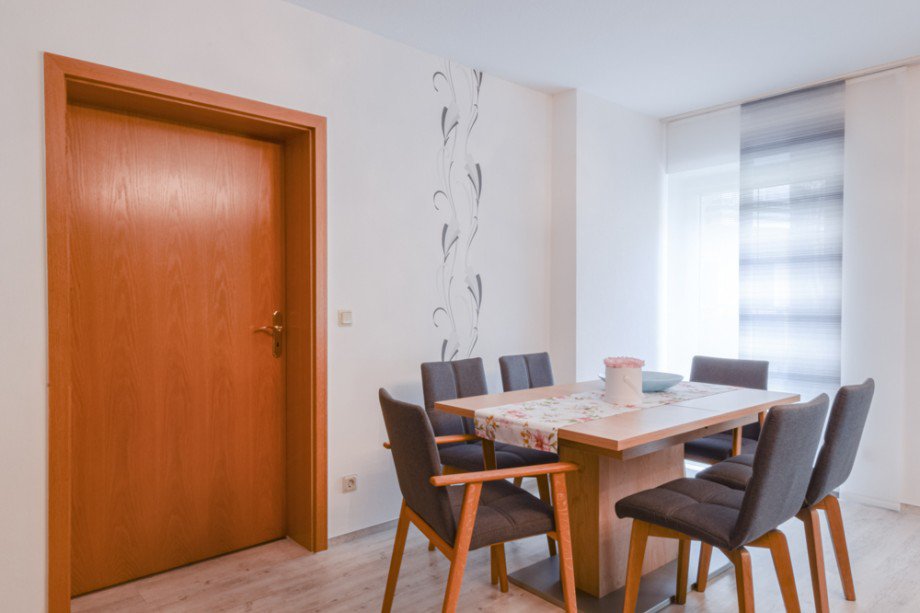 Gem�tlicher Essbereich im Wohnzimmer Erdgeschosswohnung Herbsleben