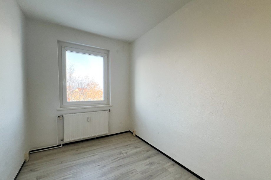 Kleines Schlafzimmer- Fenster Etagenwohnung Buttst�dt