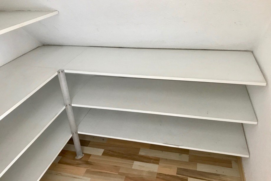 Kleiner Einbauschrank im Flur Dachgeschosswohnung Erfurt