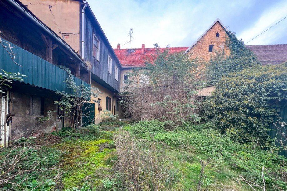 Aktuell sehr begr�nter Innenhof Haus Buttst�dt