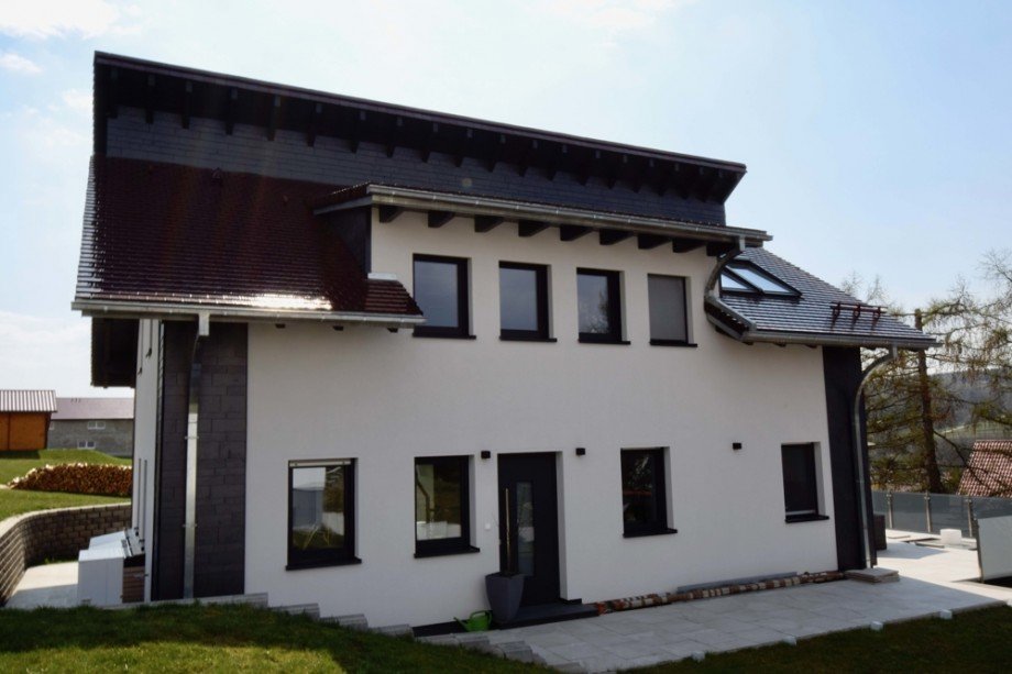Seiteneingang des Hauses Einfamilienhaus Steinbach-Hallenberg/ Viernau