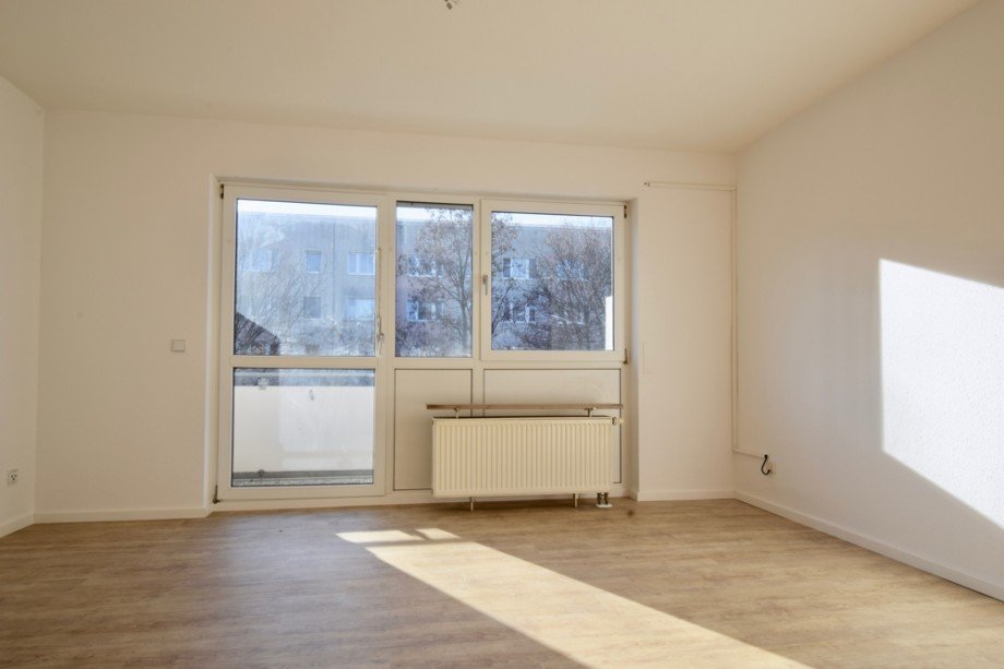 Wohnzimmer mit Balkon Etagenwohnung Erfurt