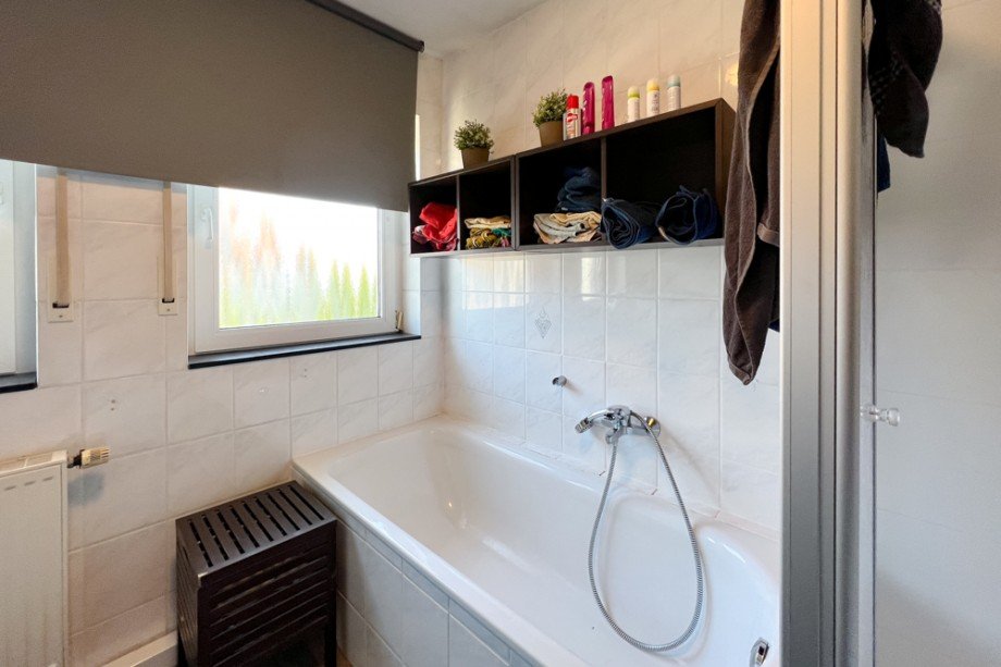 Familienbad mit Wanne & Dusche Reihenmittelhaus Erfurt/ Frienstedt