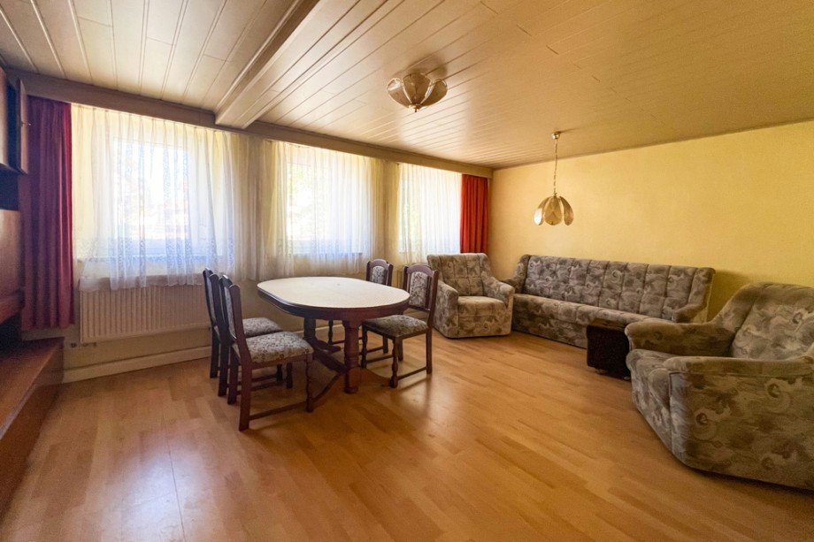 Wohnzimmer zur Stra�e Einfamilienhaus Am Ettersberg / Berlstedt