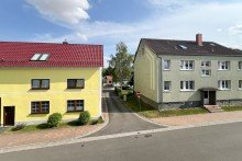 Blick aus dem Fenster stra�enseitig Liebevoll modernisiertes Bauernhaus mit separatem Garten