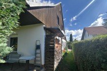 Holzlager an der Giebelseite Perfektes Familiendomizil- Einfamilienhaus in Erfurt Niedernissa