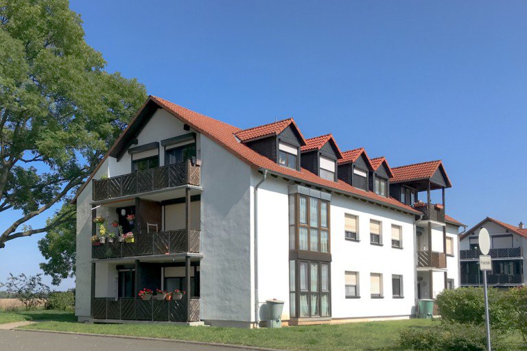 Eigentumswohnung in Erfurt Erfurt/ Gottstedt Dachgeschosswohnung Sympathisch vermietete 3,5 Raumwohnung mit Balkon und 2 Stellpl�tzen
