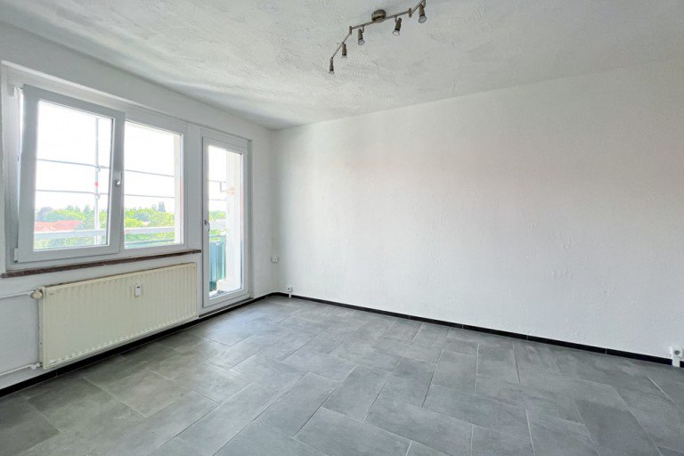 Wohnzimmer in Zweiraumwohnung Buttst�dt Etagenwohnung Modernisierte 2-Raumwohnung mit Balkon in Buttst�dt