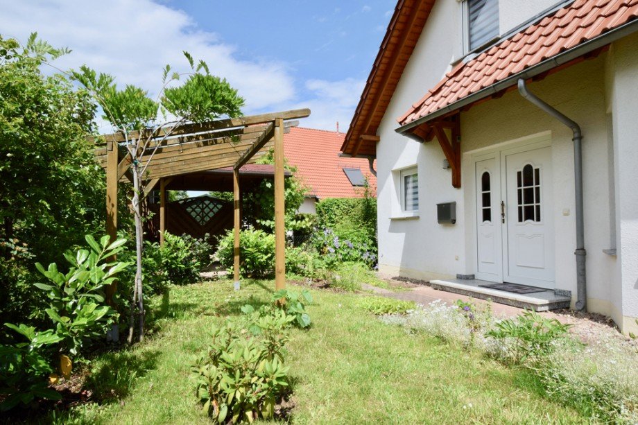 Pergola Vorne Doppelhaush�lfte Erfurt