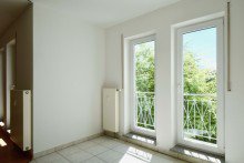 Franz�sische Balkons in der K�che Moderne 1Raumwohnung mit Loggia, Pantryk�che & Stellplatz
