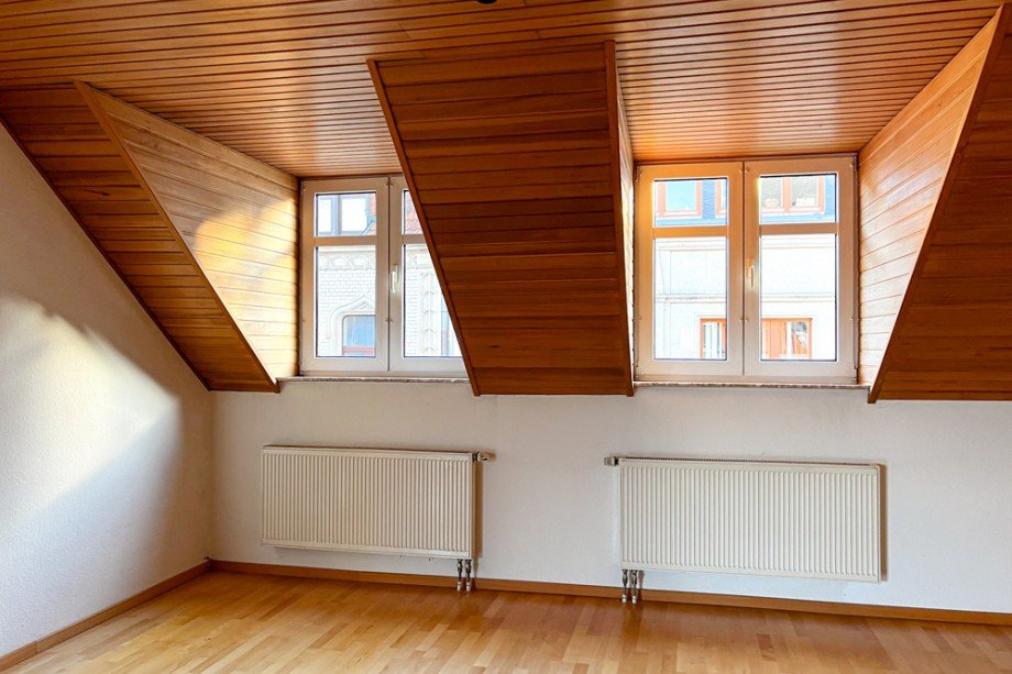 Wohnzimmerfenster zur Stra�e Dachgeschosswohnung Erfurt