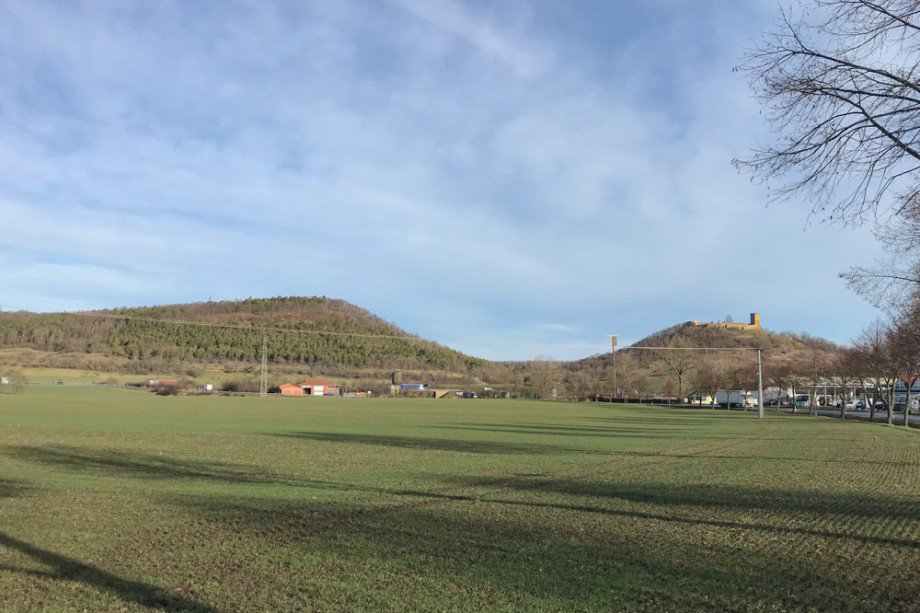 Blick zur Wanderslebener Gleiche Einfamilienhaus Drei Gleichen OT M�hlberg