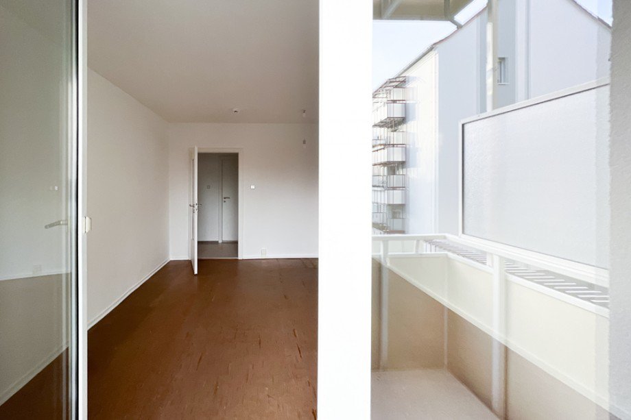 Blick vom Balkon ins Wohnzimmer Etagenwohnung Erfurt