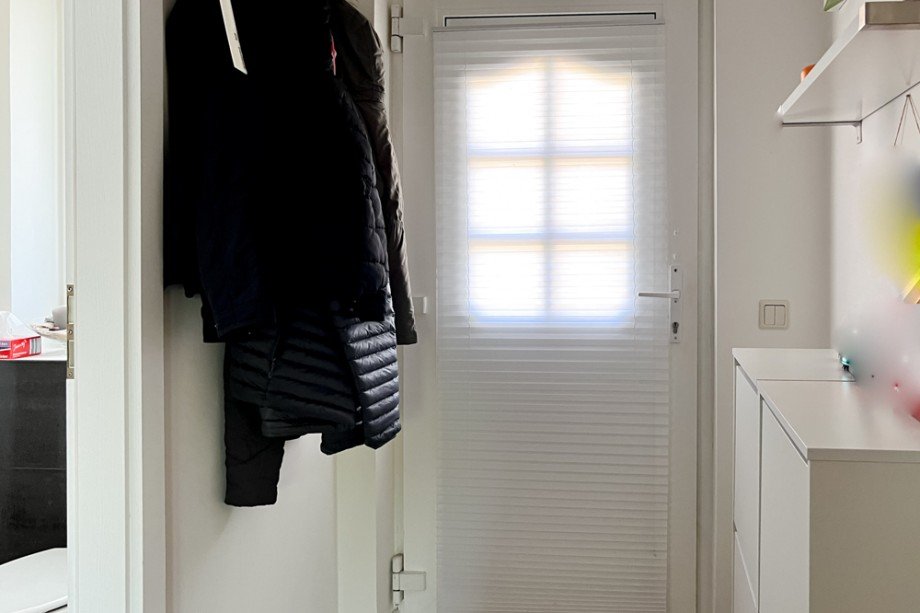 Eingangsbereich mit Blick ins G�ste-WC Reihenmittelhaus Erfurt/ Frienstedt