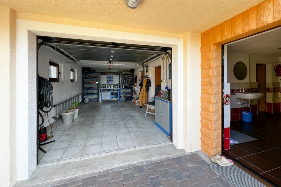 Garage und Kellereingang Einfamilienhaus Kleinm�lsen