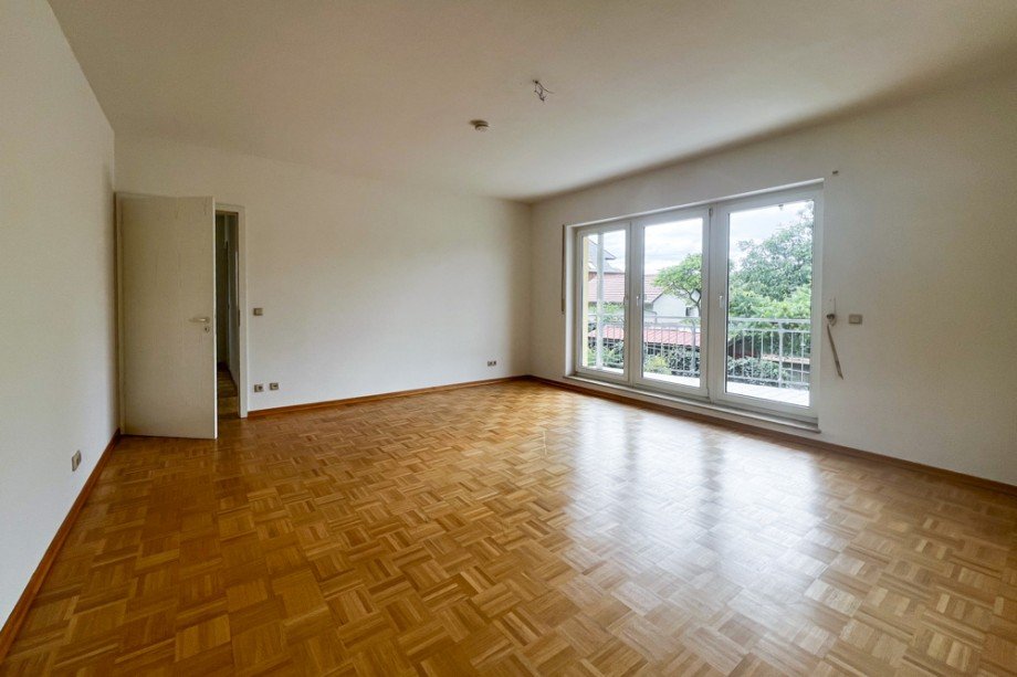 Wohnzimmer mit Balkon Erdgeschosswohnung Erfurt
