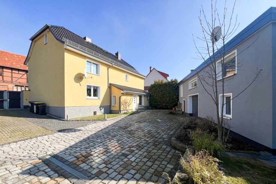 Wohn- und Hinterhaus in perfekter Einheit Einfamilienhaus Erfurt / Bindersleben