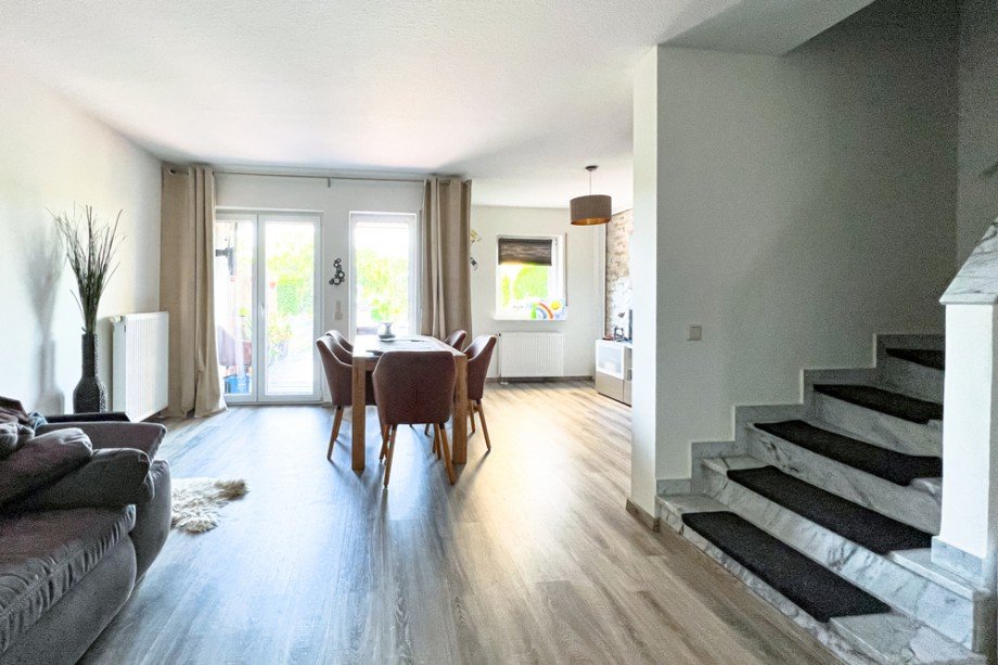 Wohnzimmer im Erdgeschoss Reihenmittelhaus Erfurt/ Frienstedt