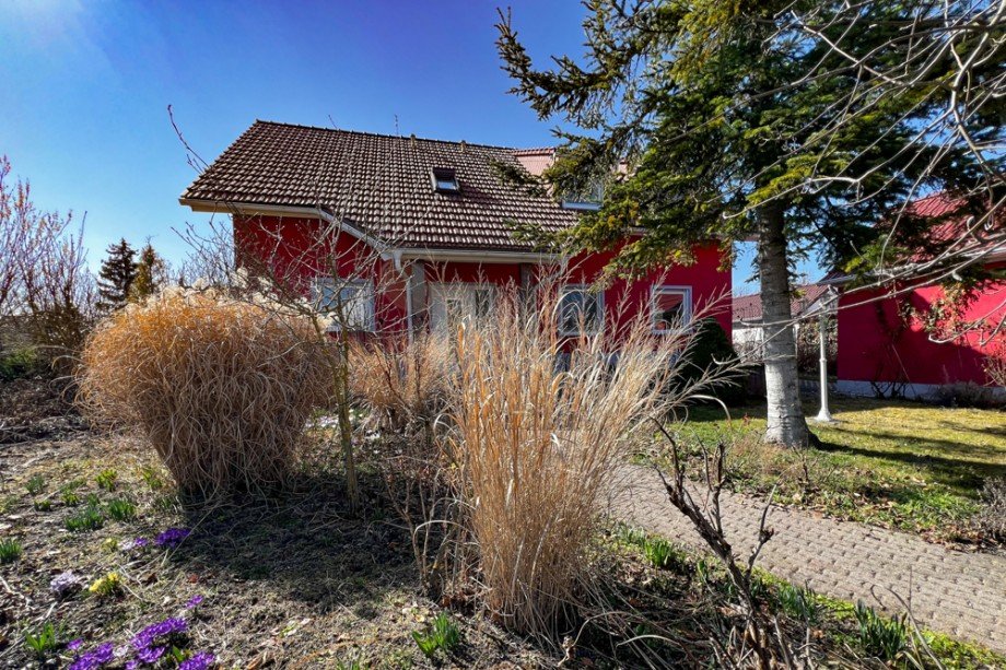 Perfekt angelegter Garten - zu jeder Jahreszeit Einfamilienhaus Erfurt / Stotternheim