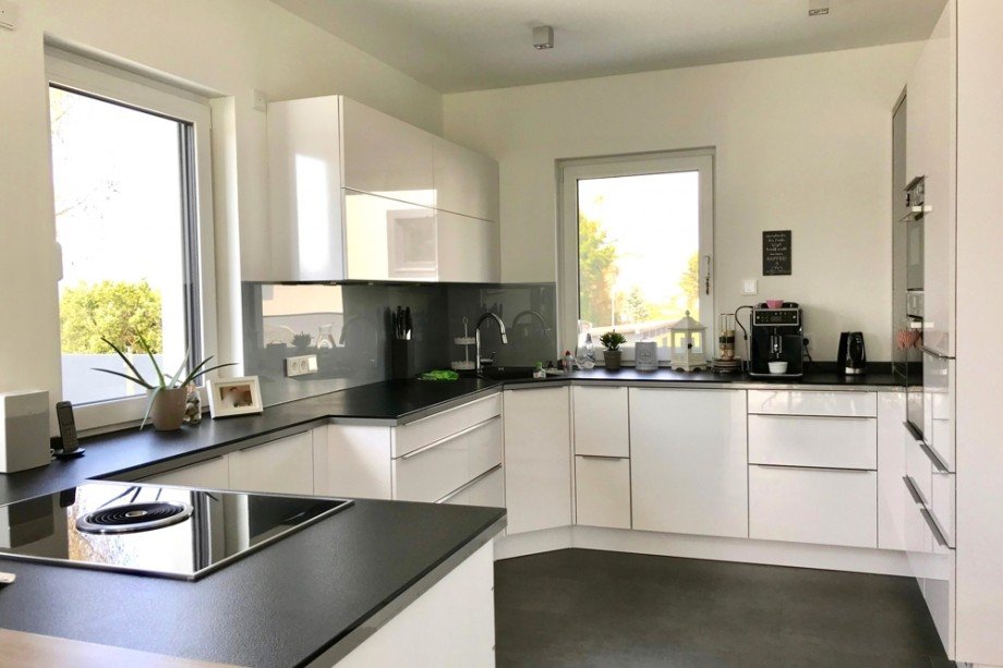 Moderne Einbauk�che f�r Gourmets Einfamilienhaus Steinbach-Hallenberg/ Viernau