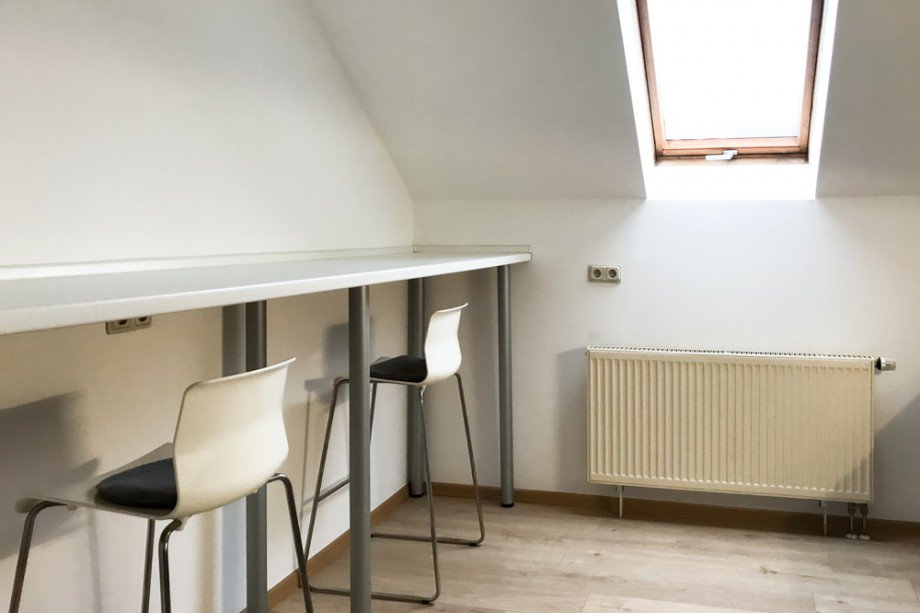Moderner K�chentresen Dachgeschosswohnung Erfurt