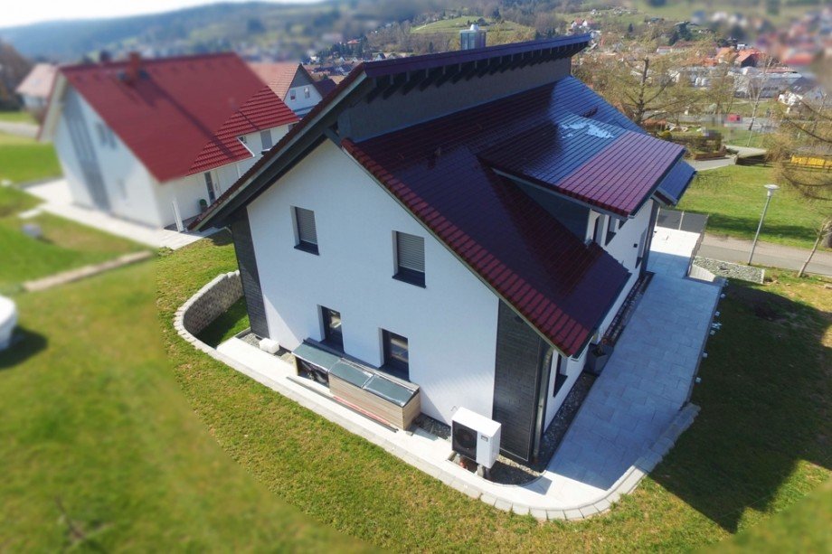 Drohnenansicht R�ckseite des Hauses Einfamilienhaus Steinbach-Hallenberg/ Viernau
