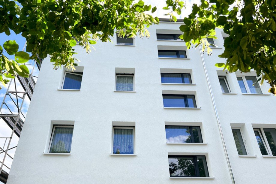 Frischrenovierte Fassade Etagenwohnung Buttst�dt
