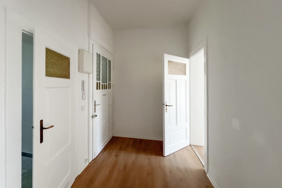Wohnungsflur mit Eingangst�r Etagenwohnung Erfurt / Daberstedt