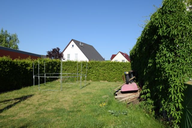 Gartenfl�che neben der Garage Einfamilienhaus Erfurt