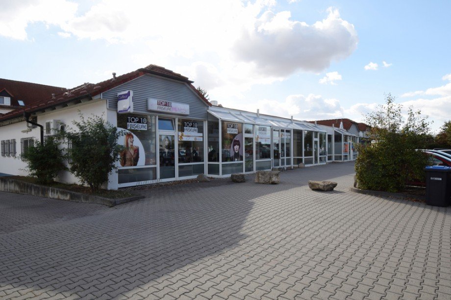 Blick vom Friseur Ladenlokal Ichtershausen