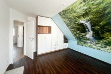 Wasserfallzimmer mit Einbauschrank Freistehendes Einfamilienhaus auf gepflegtem Gartengrundst�ck in Herbsleben