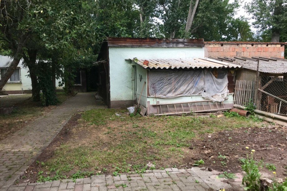 Gartenh�uschen und Blick auf zweite Garage Einfamilienhaus Kutzleben / L�tzens�mmern