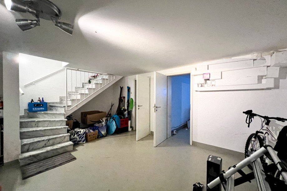 Hobbyraum mit ZUgang zu Heizungs- und W�schekeller Reihenmittelhaus Erfurt/ Frienstedt
