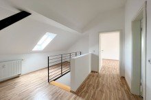 Flur im Obergeschoss Familienfreundliche Maisonettewohnung mit Balkon & EBK in der Kr�mpfervorstadt