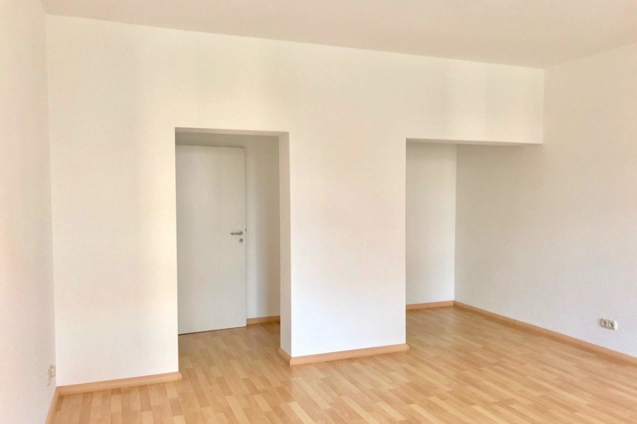 Interessant geschnittenes Wohnzimmer WE3 Etagenwohnung Erfurt