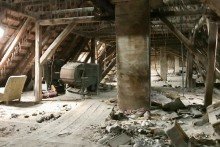 Boden im Seitenflu Denkmalgesch�tzter Vierseitenhof im Herzen Gr�fentonnas