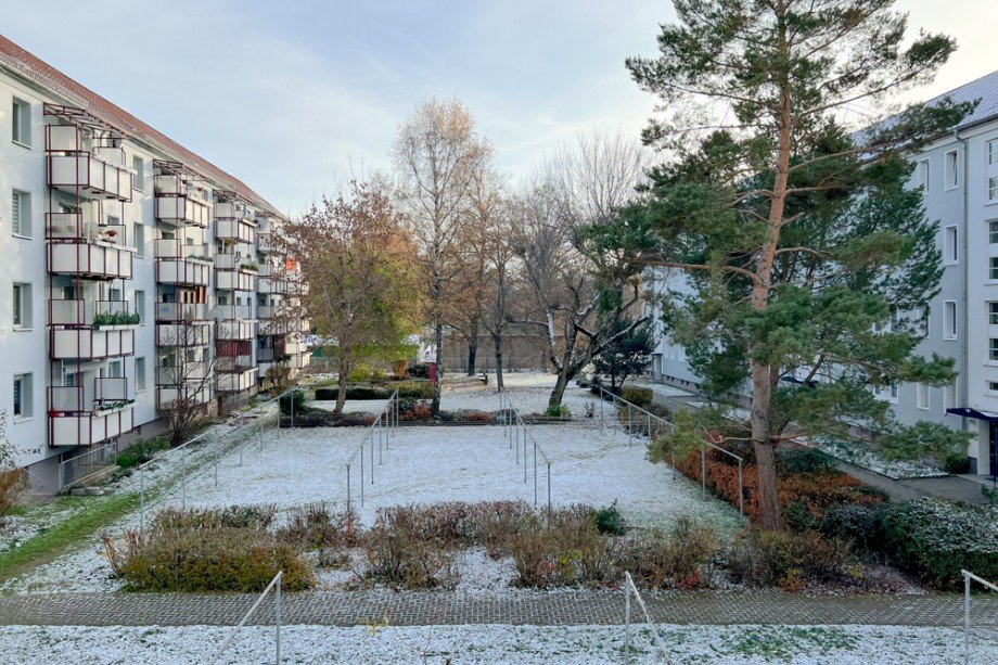 Blick aus dem Schlafzimmerfenster auch im Winter sch�n Etagenwohnung Erfurt