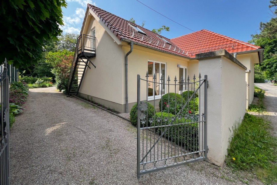 Toreinfahrt zum Stellplatz Einfamilienhaus Arnstadt