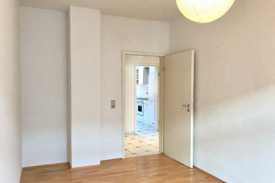 Blick vom kleinen Schlafzimmer in die K�che Maisonettewohnung Erfurt