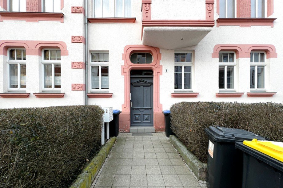 Vorgarten und Hauseingang Etagenwohnung Erfurt