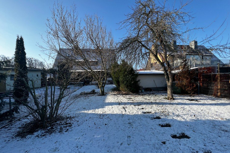Winteransicht Garten Doppelhaush�lfte Am Ettersberg