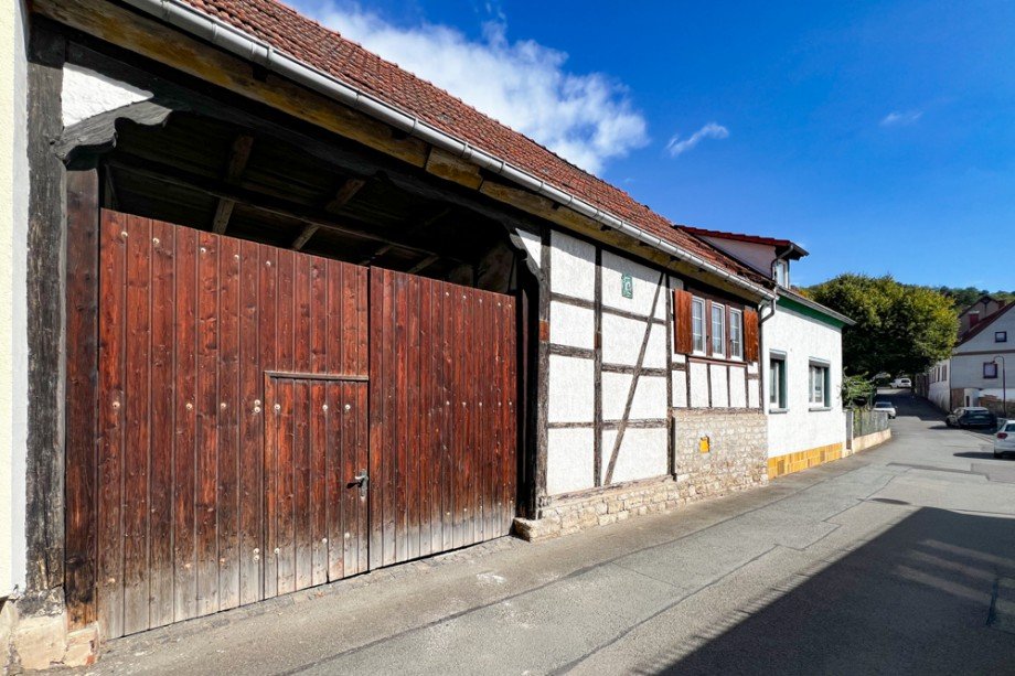 Stra�enansicht Einfamilienhaus Drei Gleichen / M�hlberg
