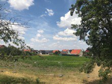 Blick von der Landstra�e Ihr neues Familiennest - modernes Einfamilienhaus mit kleinem Pool & Garten