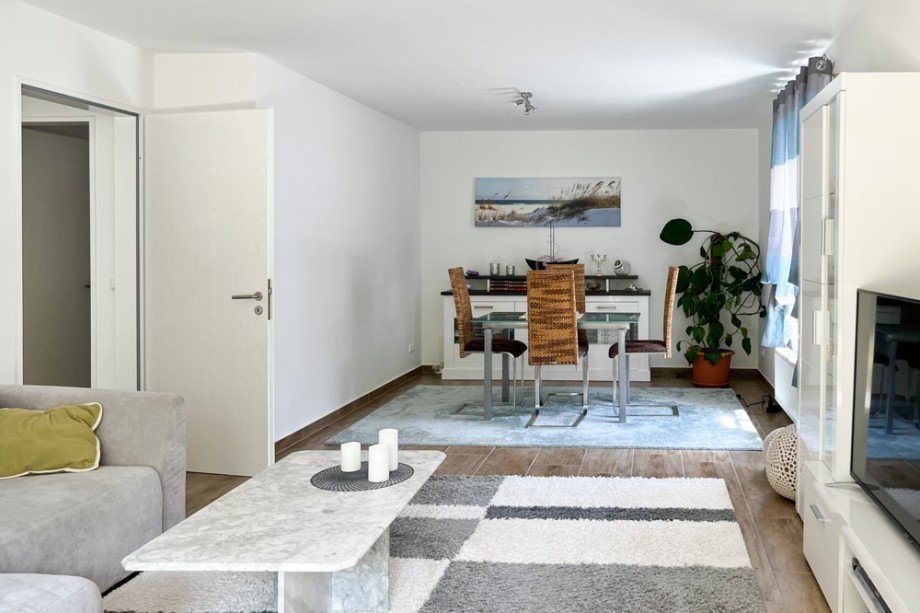 Gro�es Wohn- und Esszimmer Erdgeschosswohnung Weimar / Legefeld