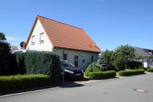 freistehendes Einfamilienhaus Ihr neues Familiennest - modernes Einfamilienhaus mit kleinem Pool & Garten