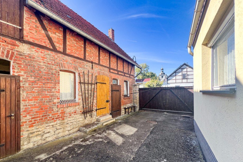 Hofeinfahrt mit Scheune und Wohnhaus Einfamilienhaus Am Ettersberg / Berlstedt