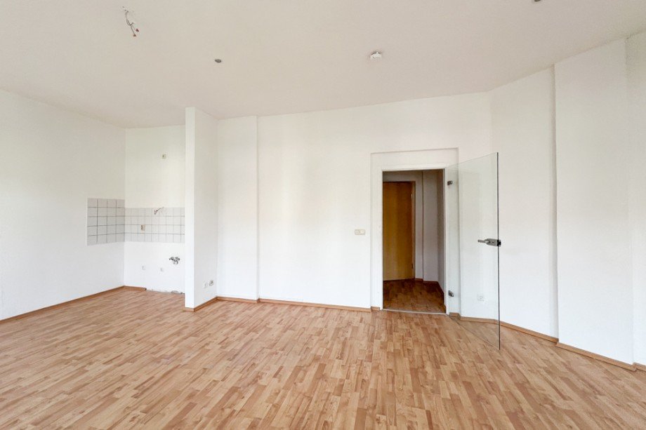 Wohnzimmereingang mit K�chenecke Etagenwohnung Erfurt